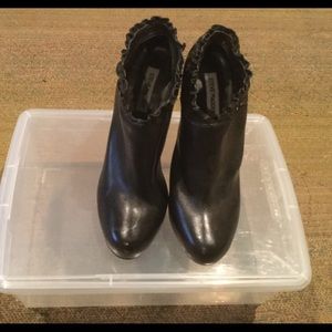 Steve Madden ankle boot..